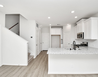 1534 Revolution Way - Photo Thumbnail 17