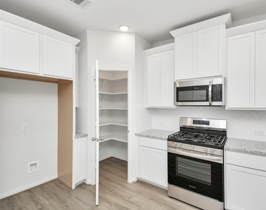 1534 Revolution Way - Photo Thumbnail 23