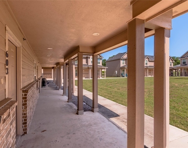 2002 20th Street - Photo Thumbnail 3