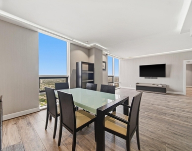 5100 San Felipe Street - Photo Thumbnail 7