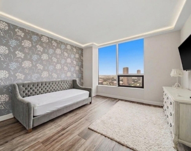 5100 San Felipe Street - Photo Thumbnail 11