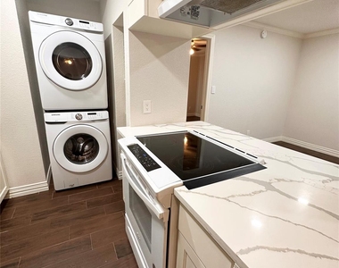 8935 Gaylord Street - Photo Thumbnail 7