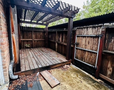 8935 Gaylord Street - Photo Thumbnail 14