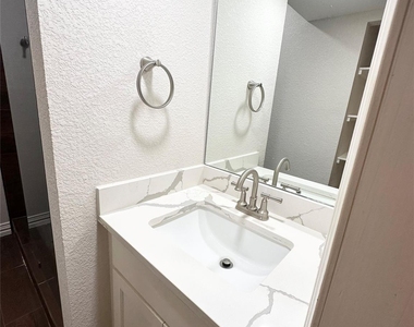 8935 Gaylord Street - Photo Thumbnail 10