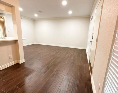 8935 Gaylord Street - Photo Thumbnail 4
