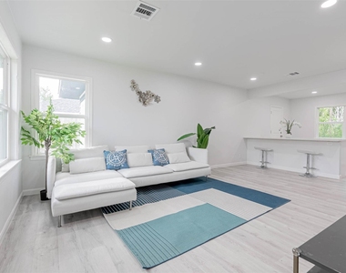 3607#a Luca St Street - Photo Thumbnail 7