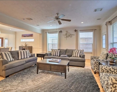 1006 Rochow Street - Photo Thumbnail 2