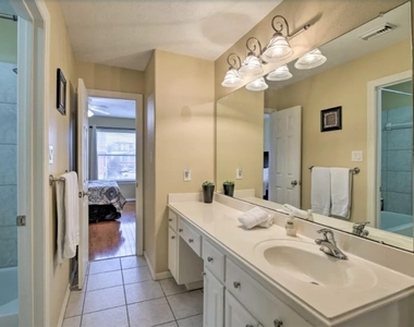 1006 Rochow Street - Photo Thumbnail 21