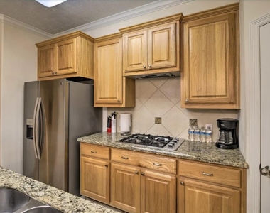 1006 Rochow Street - Photo Thumbnail 7
