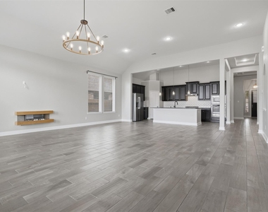 5215 Baroness Lane - Photo Thumbnail 10