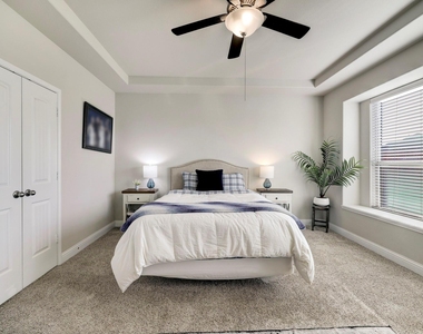 5215 Baroness Lane - Photo Thumbnail 14