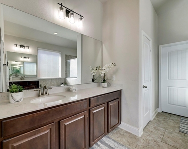 5215 Baroness Lane - Photo Thumbnail 16