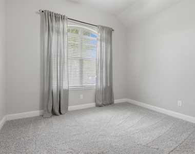 5215 Baroness Lane - Photo Thumbnail 20