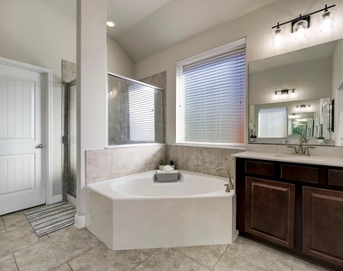 5215 Baroness Lane - Photo Thumbnail 19