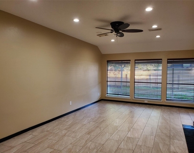 2107 Tower Bridge Road - Photo Thumbnail 2
