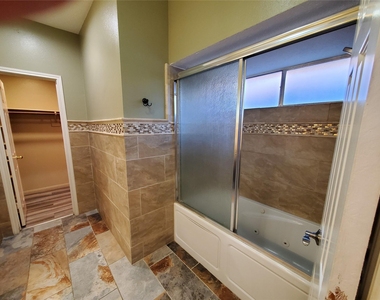 2107 Tower Bridge Road - Photo Thumbnail 15