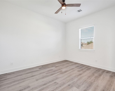 4604 Indie Heights Lane - Photo Thumbnail 23