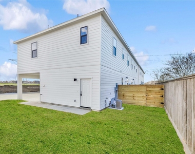 4604 Indie Heights Lane - Photo Thumbnail 3