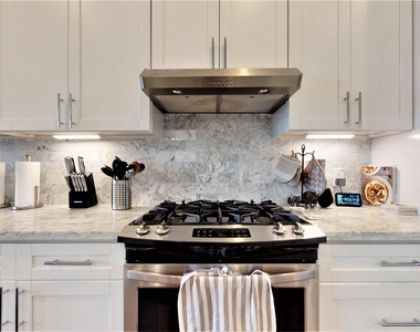 5422 Darling Street - Photo Thumbnail 11