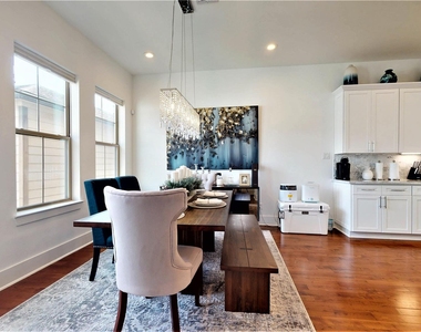 5422 Darling Street - Photo Thumbnail 5