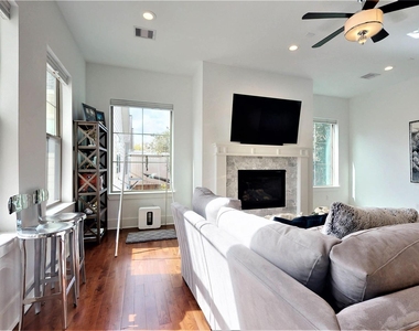 5422 Darling Street - Photo Thumbnail 13