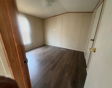 601 Clear Lake Road - Photo Thumbnail 2