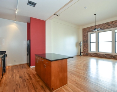 915 Franklin Street - Photo Thumbnail 10