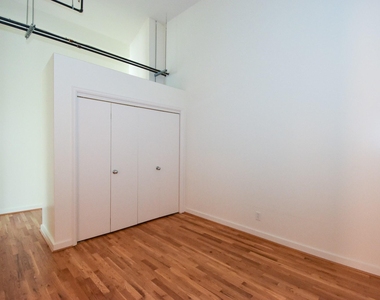 915 Franklin Street - Photo Thumbnail 13