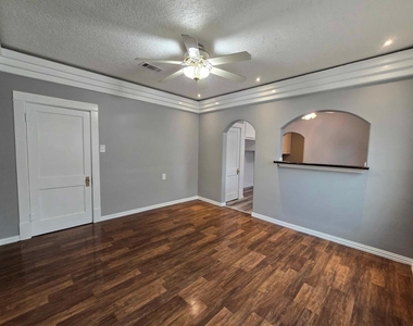 3125 Illinois Street - Photo Thumbnail 7