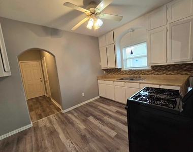 3125 Illinois Street - Photo Thumbnail 18
