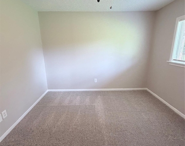 20064 Mercedell Drive - Photo Thumbnail 19