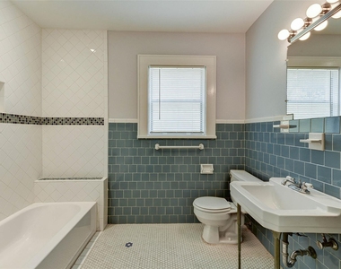 1748 Hawthorne Street - Photo Thumbnail 24