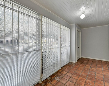 1748 Hawthorne Street - Photo Thumbnail 9