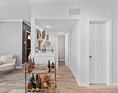 15167 Kimberley Ct - Photo Thumbnail 3