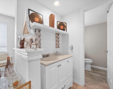 15167 Kimberley Ct - Photo Thumbnail 19