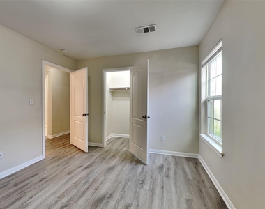 18011 Kinsale Valley Lane - Photo Thumbnail 14