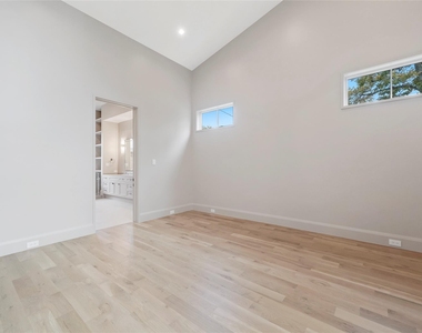 603 E 26th Street - Photo Thumbnail 22