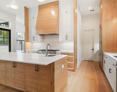 603 E 26th Street - Photo Thumbnail 16
