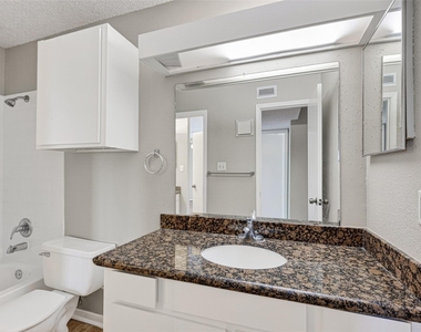 2121 Hepburn Street - Photo Thumbnail 8