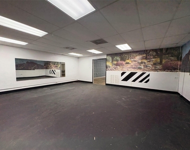 2217 Avenue G - Photo Thumbnail 3