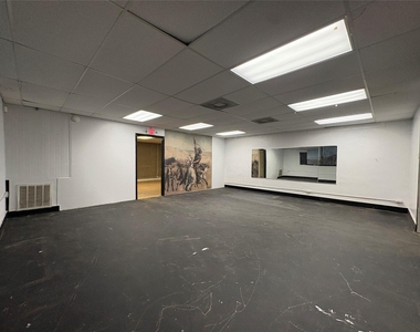 2217 Avenue G - Photo Thumbnail 4
