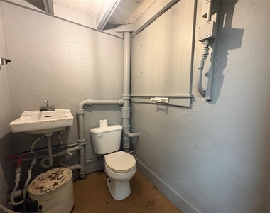 2217 Avenue G - Photo Thumbnail 9