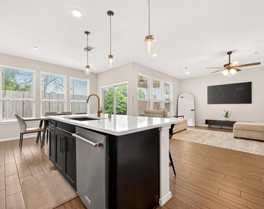 5134 Aedan Oak Street - Photo Thumbnail 18