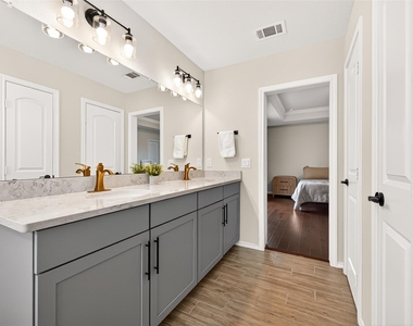 5134 Aedan Oak Street - Photo Thumbnail 34