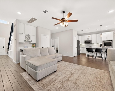 5134 Aedan Oak Street - Photo Thumbnail 10