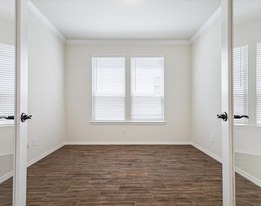5134 Aedan Oak Street - Photo Thumbnail 22
