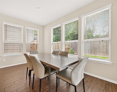 5134 Aedan Oak Street - Photo Thumbnail 12