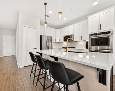 5134 Aedan Oak Street - Photo Thumbnail 17