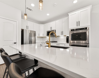 5134 Aedan Oak Street - Photo Thumbnail 20