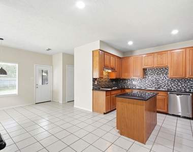 3126 Waters View Drive - Photo Thumbnail 20